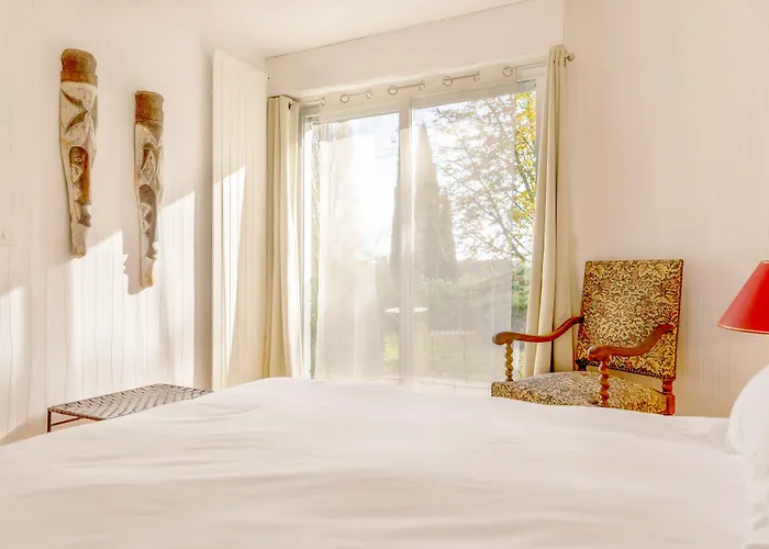 Oda ve Kahvaltı La Maison De L'orbiere 3*